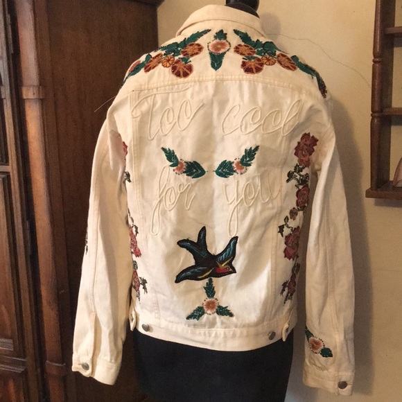 Zara Jackets & Blazers - Zara Women “Cooler then you” Embroidered Beaded White Jean Jacket RARE
